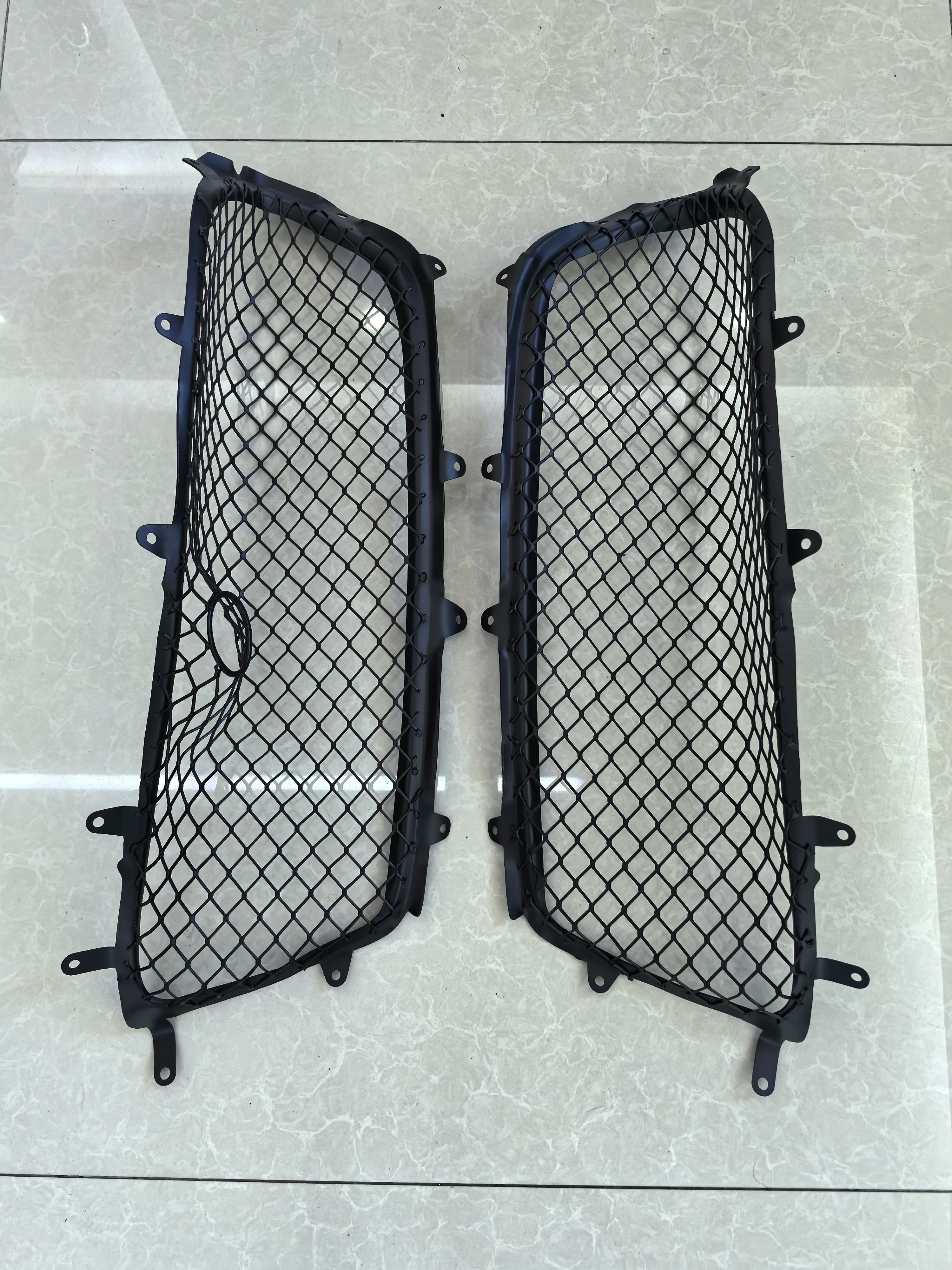 Top Quality AUTO PARTS SUIT for  488 COMPLETE FRONT ALUMINIUM GRILLE MESH Oem 815381 815413